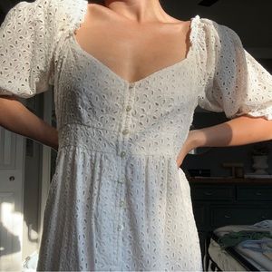 En Crème white dress. Beautiful texture. Size SMALL